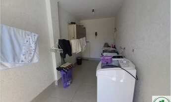 Imagem 6: Linda casa no Jardim Europa com 312m² de área construida 3 dormitórios, suíte e salão de f