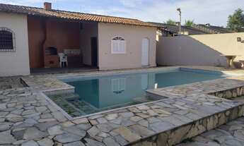 Imagem 2: Casa para venda com 200 metros quadrados com 3 quartos