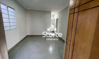 Imagem 3: Casa com 3 dormitórios à venda, 120 m² por R$ 380.000,00 - Jardim Holanda - Uberlândia/MG