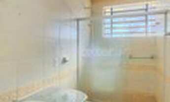 Imagem 6: Linda Casa de Esquina, com 200 m com 4 quartos. Suíte, 3 vagas, Bairro nobre Residencial