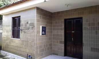 Imagem 2: Casa forrada com 2 quartos, sala, cozinha, um banheiro e quintal, em uma excelente localiz