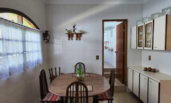 Imagem 6: Casa de condomínio para aluguel possui 815 metros quadrados com 3 quartos