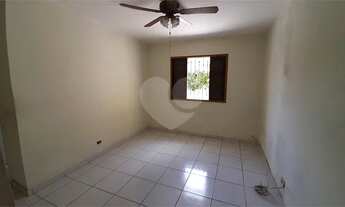 Imagem 7: Casa térrea, próxima a Avenida Direitos Humanos com 159 m de área construída e 10 x 50 m