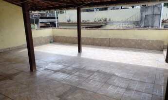 Imagem 6: Sobrado para aluguel possui 100 metros quadrados com 2 quartos Centro de São João de Merit