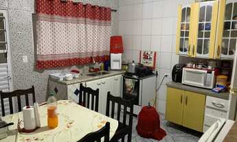 Imagem 3: Casa para venda com 150 metros quadrados com 5 quartos em Jardim Rubilene - SP