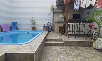 Imagem 5: Sobrado averbado com ampla suíte + dependências e piscina com deck