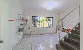 Imagem 6: Casa para venda tem 363 metros quadrados com 6 quartos em Caxingui - São Paulo - SP