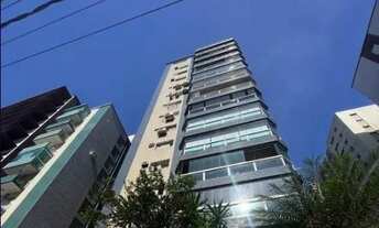 Imagem 2: Apartamento amplo no Embaré quase esquina da praia