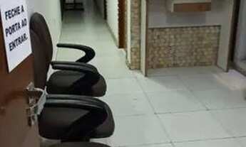 Imagem 3: Sala mobiliada e climatizada. Sou o proprietário