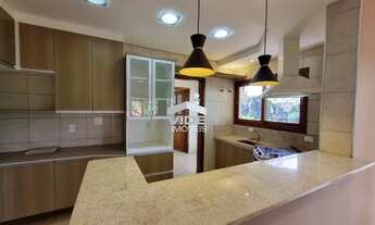 Imagem 2: Casa à venda no San Conrado, rua com pouco movimento