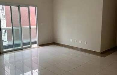 Imagem 3: Apartamento amplo no Embaré quase esquina da praia