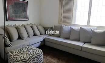 Imagem 4: Casa estilo sobrado com 5 quartos sendo 3 suítes para venda no bairro Fundinho Uberlândia