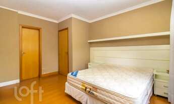 Imagem 2: Apartamento à venda em Petrópolis com 103 m², 3 quartos, 1 suíte, 1 vaga