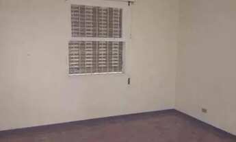 Imagem 5: Casa para alugar na Rua José Bonifácio 3 dormitórios, quintal com árvores frutíferas e 4