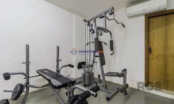 Imagem 6: Apartamento de três quartos, suíte e duas vagas de garagem no bairro Mont Serrat em Porto