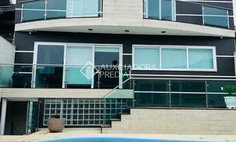 Imagem: Casa Alto Padrão 4 dormitorios no Bairro