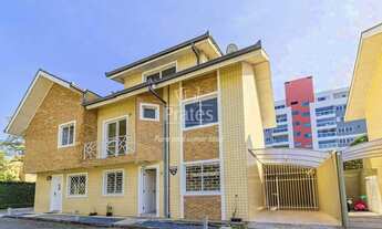 Imagem: Sobrado aconchegante no Bacacheri