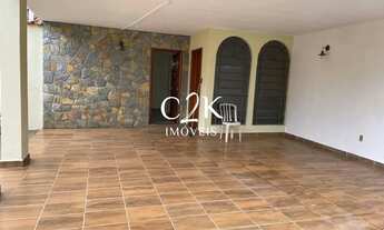 Imagem 4: Casa Térrea Nascente com Amplo Jardim e 3 Salas Setor Coimbra