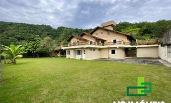 Imagem 4: Venda - Belo Sobrado Com 3 Pavimentos no Condomínio Mar Verde