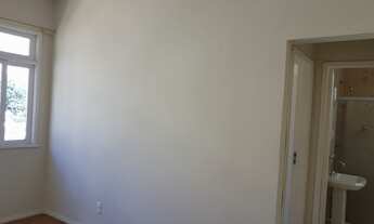 Imagem 2: Apartamento de sala e quarto na Tijuca, com dependência de empregada e vaga - Rio de Janei