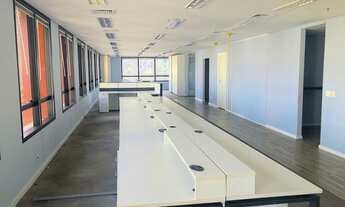 Imagem 2: Conjunto comercial com 400 m² de área útil 12 vagas de garagem, mobiliado ar condicionado