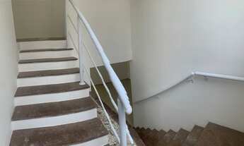 Imagem 6: Casa de alto padrão a uma quadra do mar