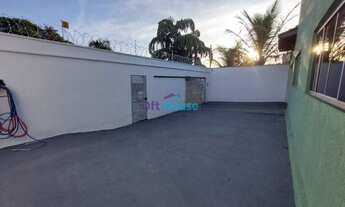 Imagem 2: Belíssima casa à venda com 388 m2 com 4 quartos/ 2 suítes no Jardim Califórnia - Goiânia