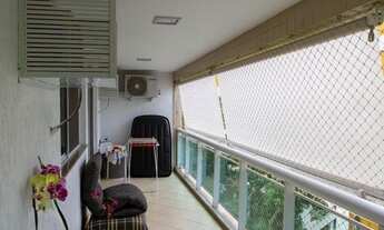 Imagem 7: VARANDÃO COM VISTA PARA AS ARVORES