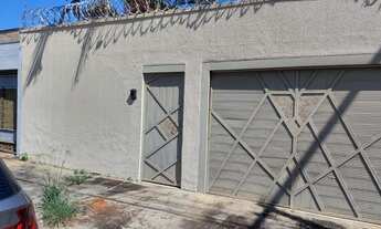 Imagem 2: Casa para venda com 230 metros quadrados com 3 quartos