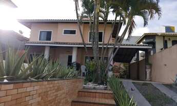 Imagem 2: Casa mobiliada em Vilas do Atlântico para aluguel tem 250 metros quadrados com 4 quartos