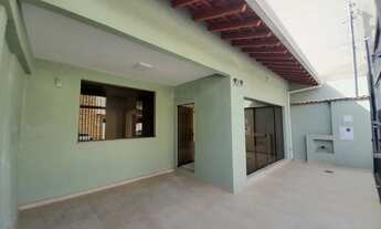 Imagem 2: Casa para venda tem 196 metros quadrados com 2 quartos em Centro - Pouso Alegre - MG