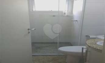 Imagem 2: PISCINA COM VISTA PARA O PARQUE DO IBIRAPUERA