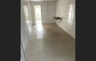 Imagem 3: ALUGO CASA GRANDE COM GARAGEM