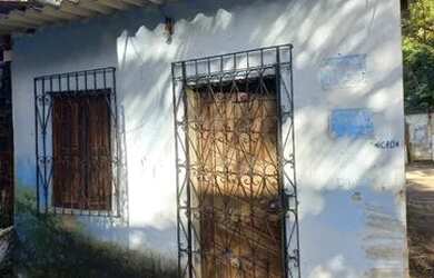 Imagem 2: Casa frente de rua vendo ou troco