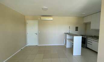 Imagem 3: Alugo apartamento no The Club com 03 quartos no Parque das laranjeiras. Possui sala de est