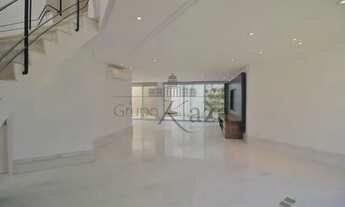 Imagem 2: Casa em rua fechada - Jardim Luzitânia - 4 Dormitórios - 270m