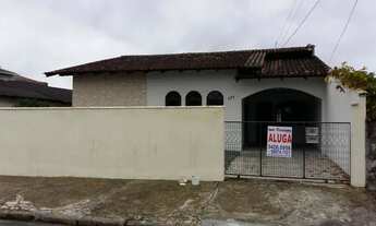 Imagem 2: Casa de Alvenaria para Alugar em Adhemar Garcia, Joinville - Meirinho Imóveis