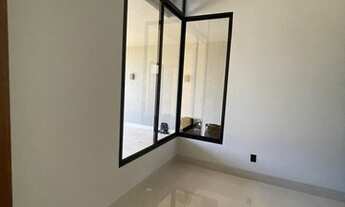 Imagem 6: Casa de condomínio para venda tem 223 metros quadrados com 3 quartos