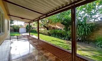 Imagem 2: Betim - Casa Padrão - Bandeirinhas