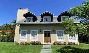 Imagem 2: MARAVILHOSA Casa no Condomínio Estância de Guararema sobrado para venda com 400 m² com 6 q