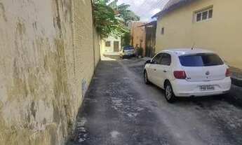 Imagem 5: Casa em rua fechada em frente ao estadio Presidente Vargas