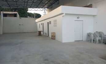 Imagem 4: Galpão com mezanino três salas, dois banheiros, areia coberta 300² área total 550m²