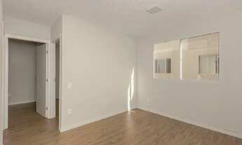 Imagem 2: Ótimo apto térreo com 2 dormitórios com vaga de estacionamento