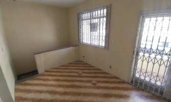 Imagem 4: Ótima Casa sobreposta c/ 2 qts, garagem, esquina com a Mena Barreto, Centro, Nilópolis