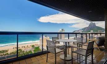 Imagem: Flat frontal ao mar com vista panorâmica