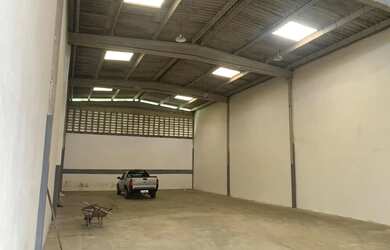 Imagem 2: Galpão/Depósito/Armazém para aluguel possui 300 metros qua