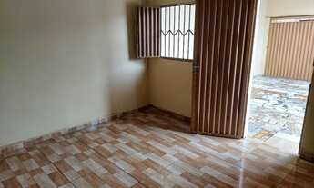 Imagem: Alugo kitnet com garagem individual