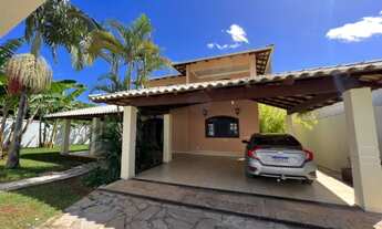 Imagem 2: Casa para venda com 200 metros quadrados com 5 quartos