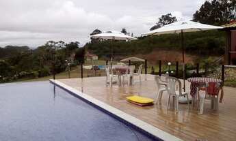 Imagem 6: Casa de condomínio para venda possui 320 metros quadrados com 5 quartos