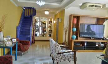 Imagem 5: Casa de condomínio para venda possui 380 metros quadrados com 3 quartos